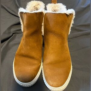 Women’s size 7 Timberland booties